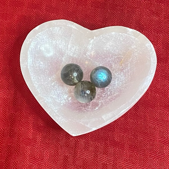 Mini Labradorite Sphere Set - Picture 5 of 6